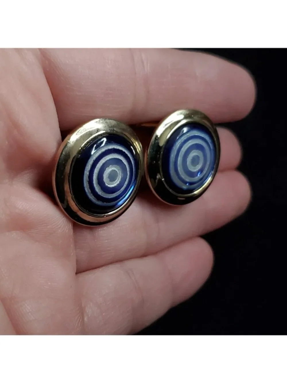 Vintage Mother Of Pearl Cufflinks Dyed Blue Carved Bullseye Gold Tone 7/8